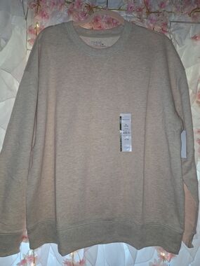 Time and Tru Women's Crewneck Sweatshirt in Beige